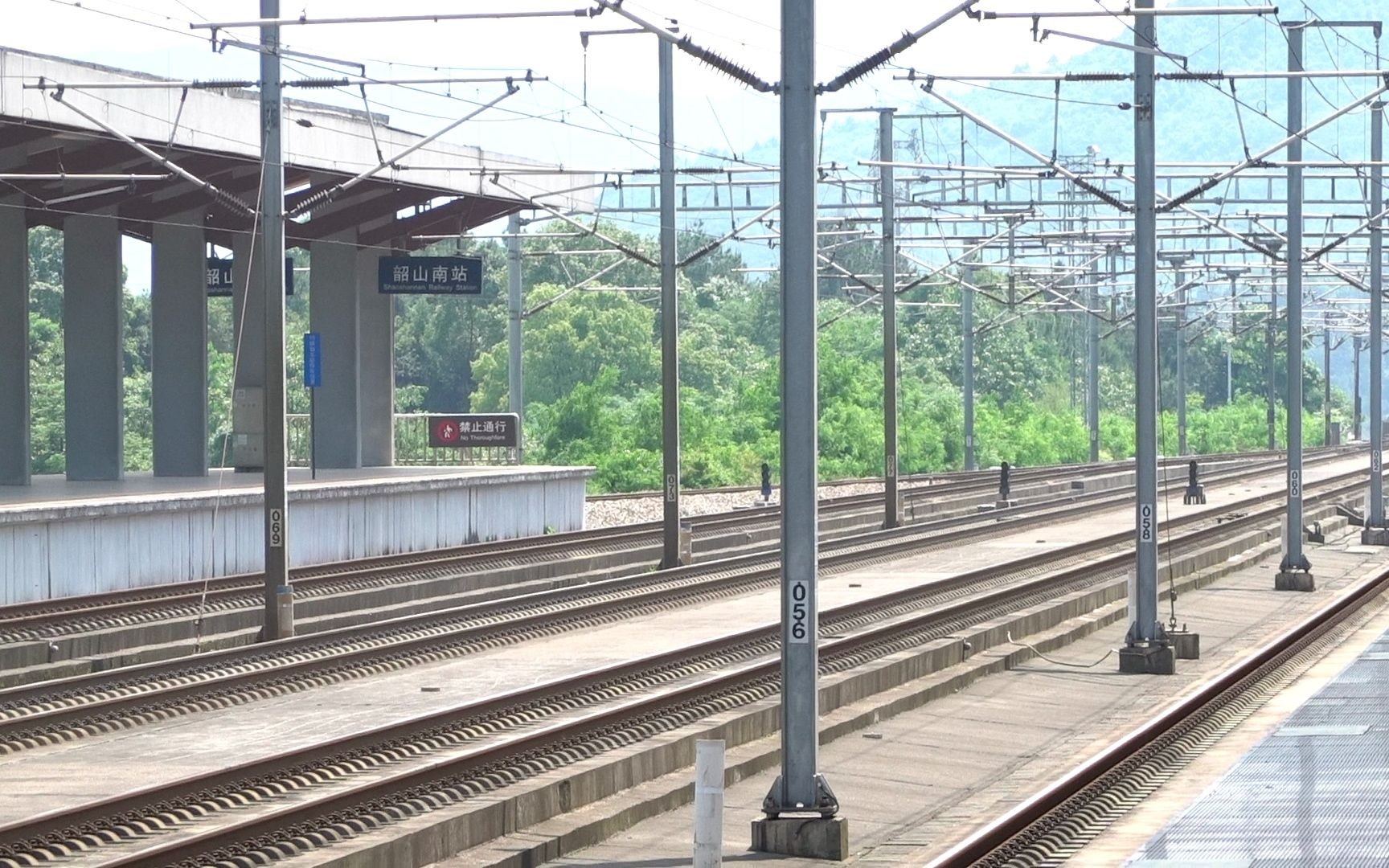 2021年5月15日,g1682次(昆明南站-厦门站)本务中国铁路南昌局集团有限