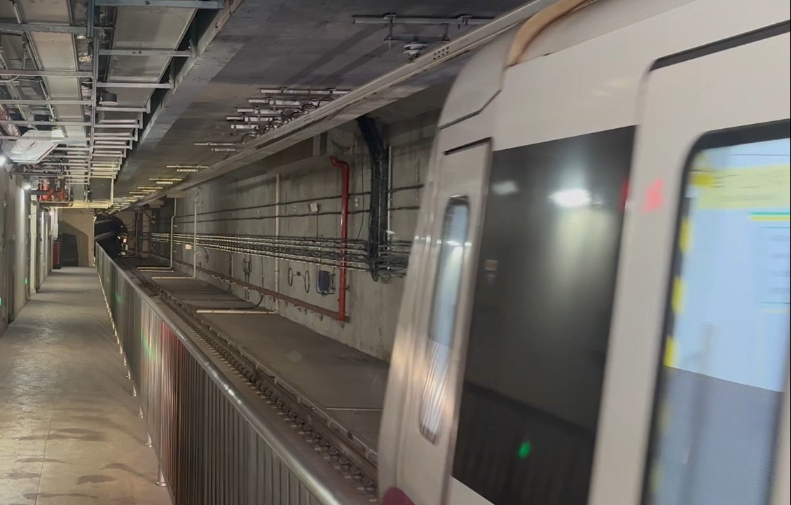 深圳地铁2号线279车出盐田路站