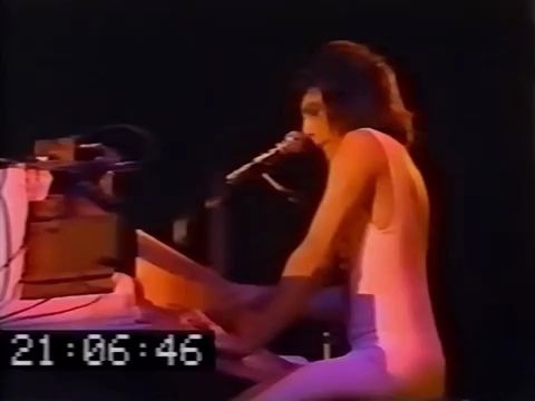 [图]【Queen】You Take My Breath Away-Hyde Park 1976