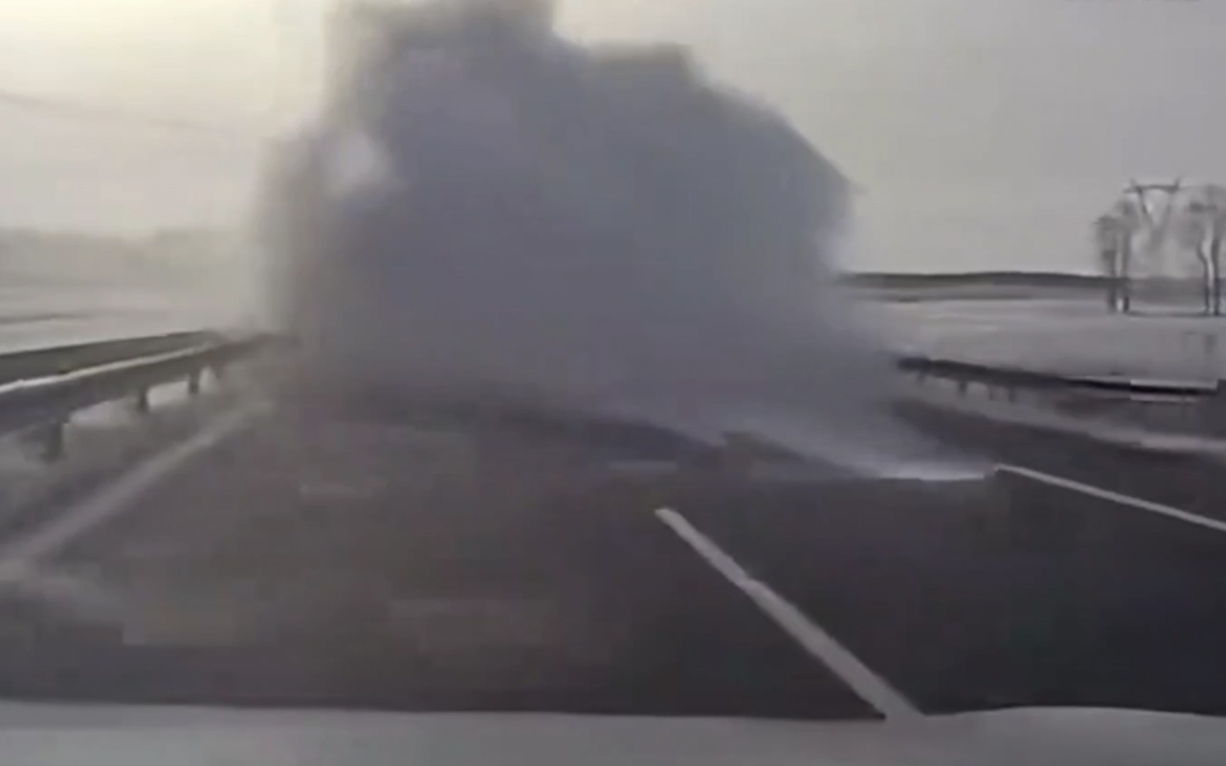 "高速遇到团雾,只有经历过的人才知道有多可怕"