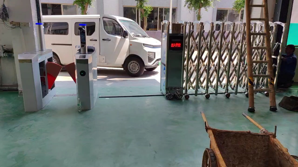 人行通道闸电动伸缩门