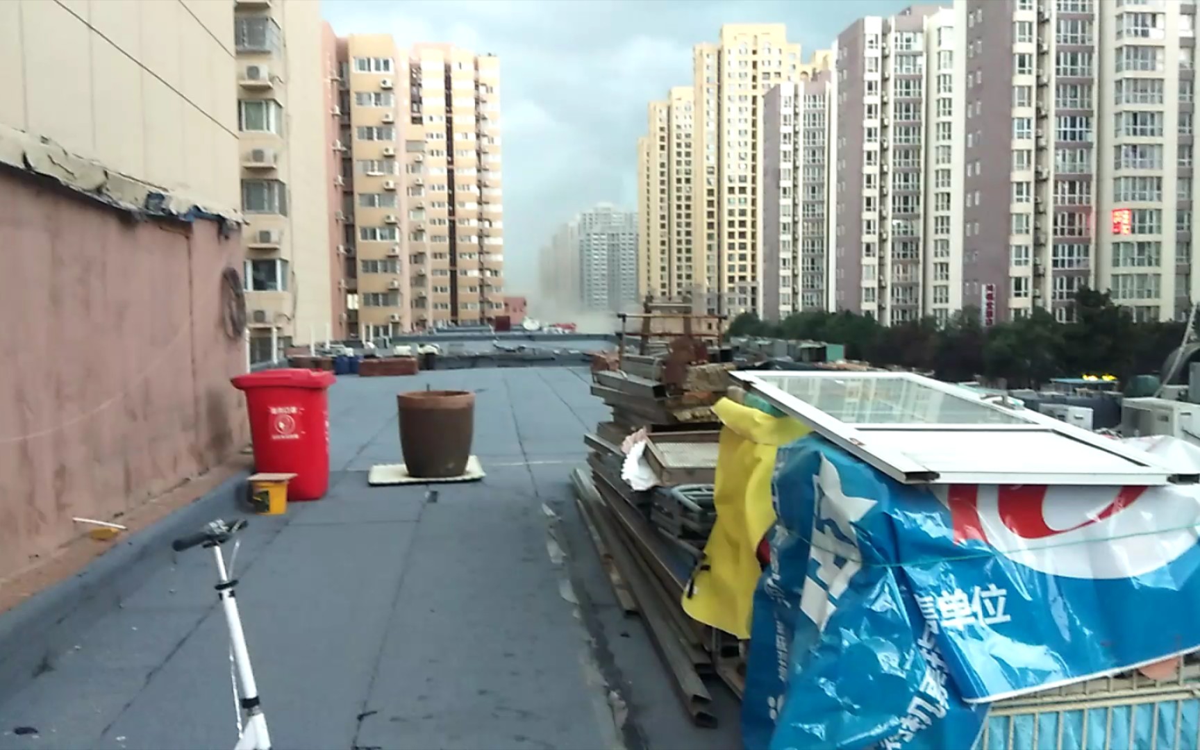 [图][雨中即景19]这么黑指定会下一场大雨