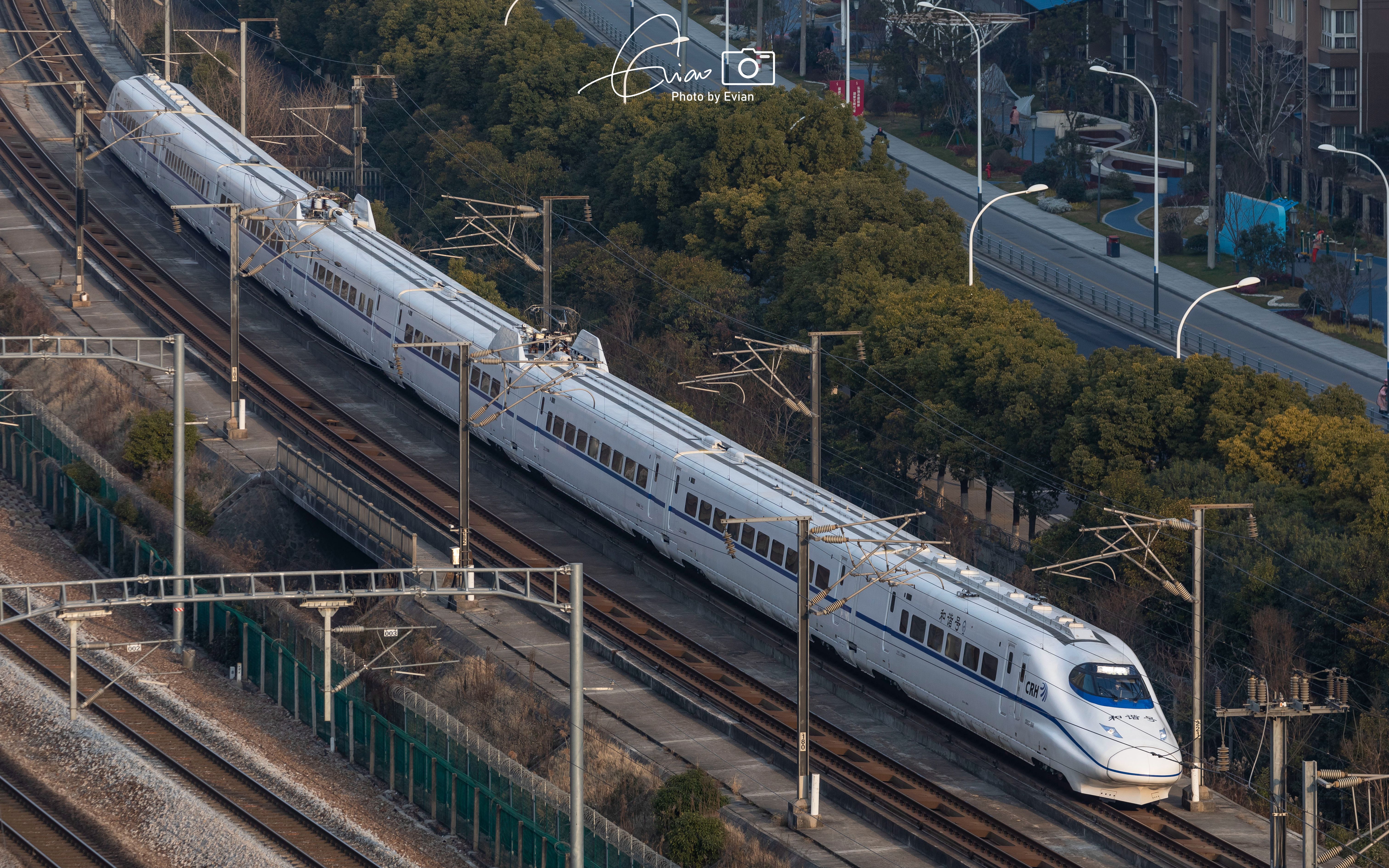 【中国铁路】毫无特点!crh2c-2068担当dj713无锡城际场通过