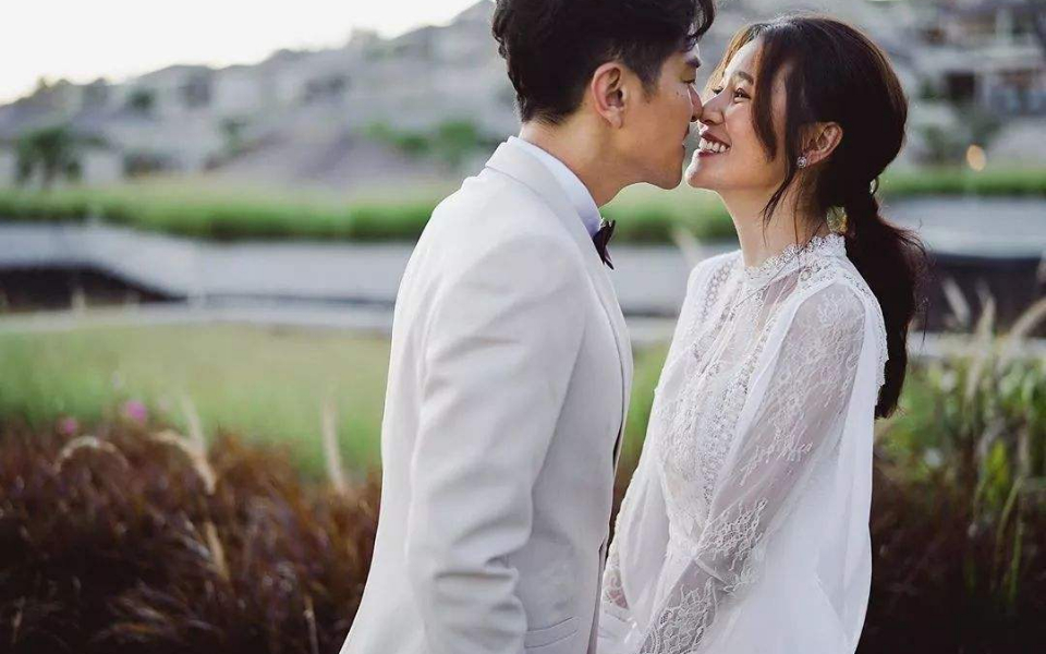 黄翠如补办婚礼 爸爸老公感动哭