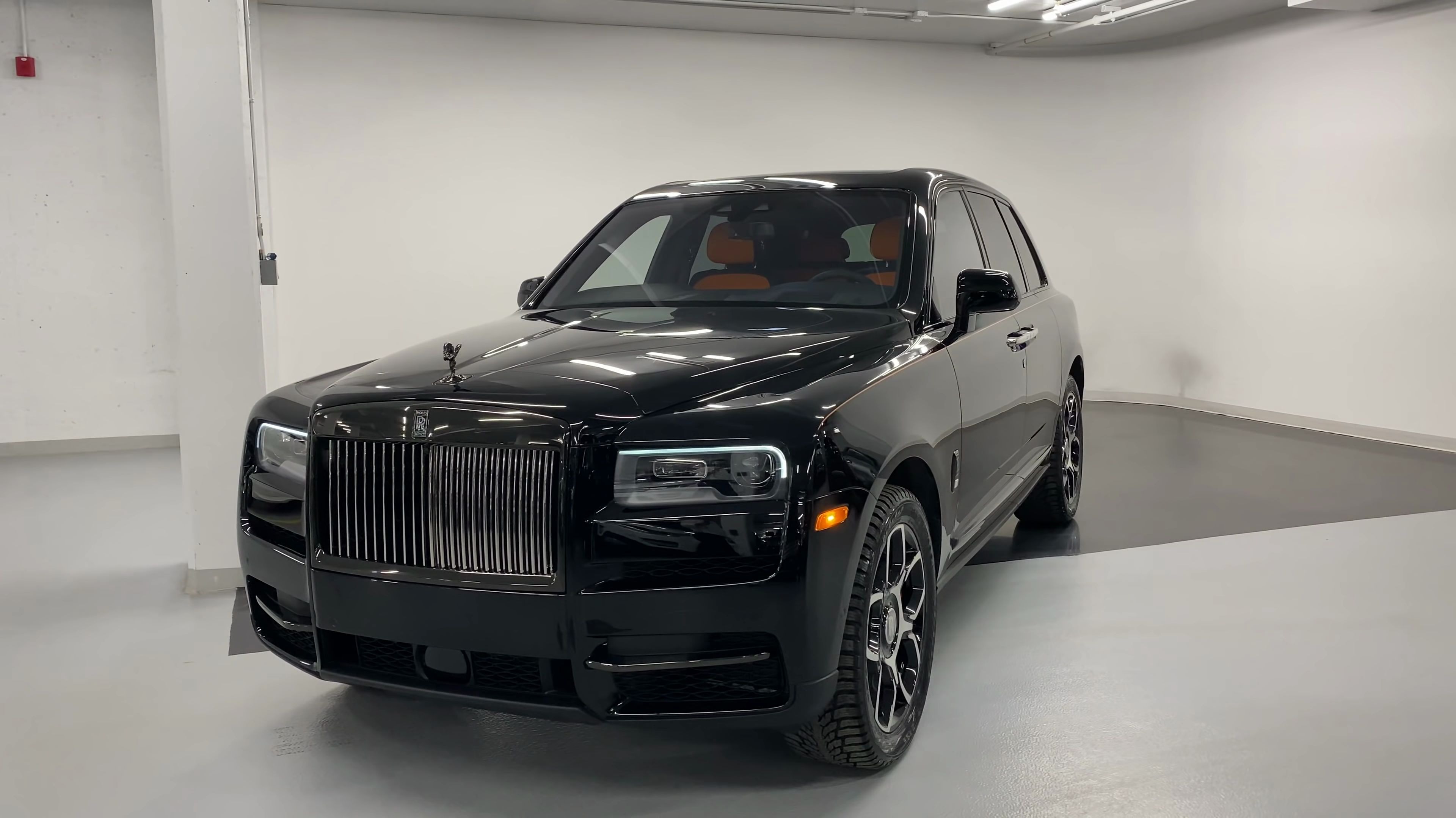 【4k】2020款劳斯莱斯库里南褐色徽章 2020 rolls-royce cullinan