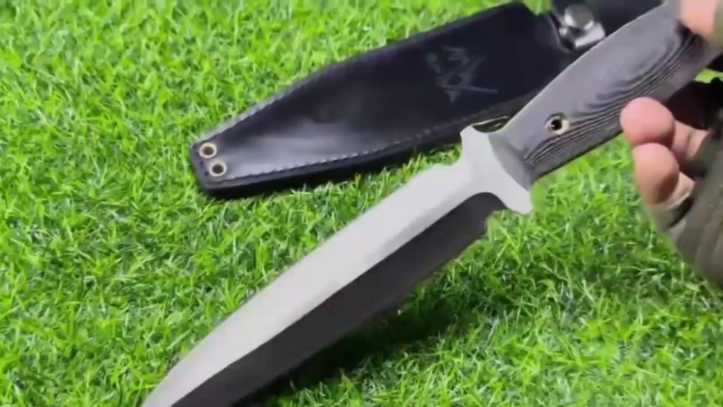 lm011双刃格斗战术匕首 数量有限!全长29.5厘米刃长16.