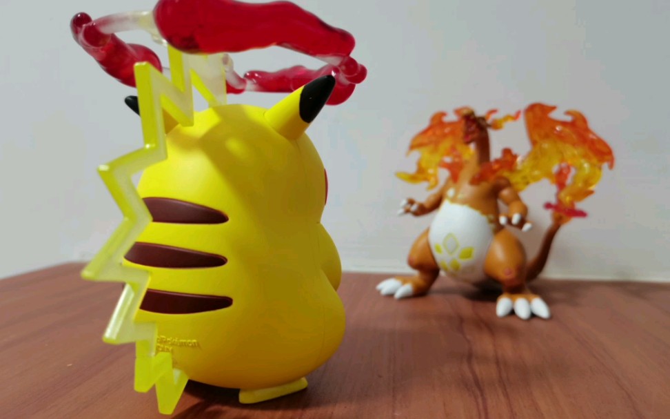 巨化喷火龙与极巨化皮卡丘 # 正版tomy宝可梦神奇宝贝精灵宝可梦手办