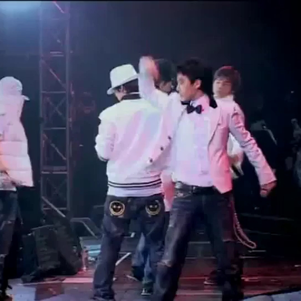 ミュージック BIGBANG LIVE CONCERT Vol.2 Amazon.com: BIGBANG VOL.2 SECOND LIVE CONCERT BIGBANG IS