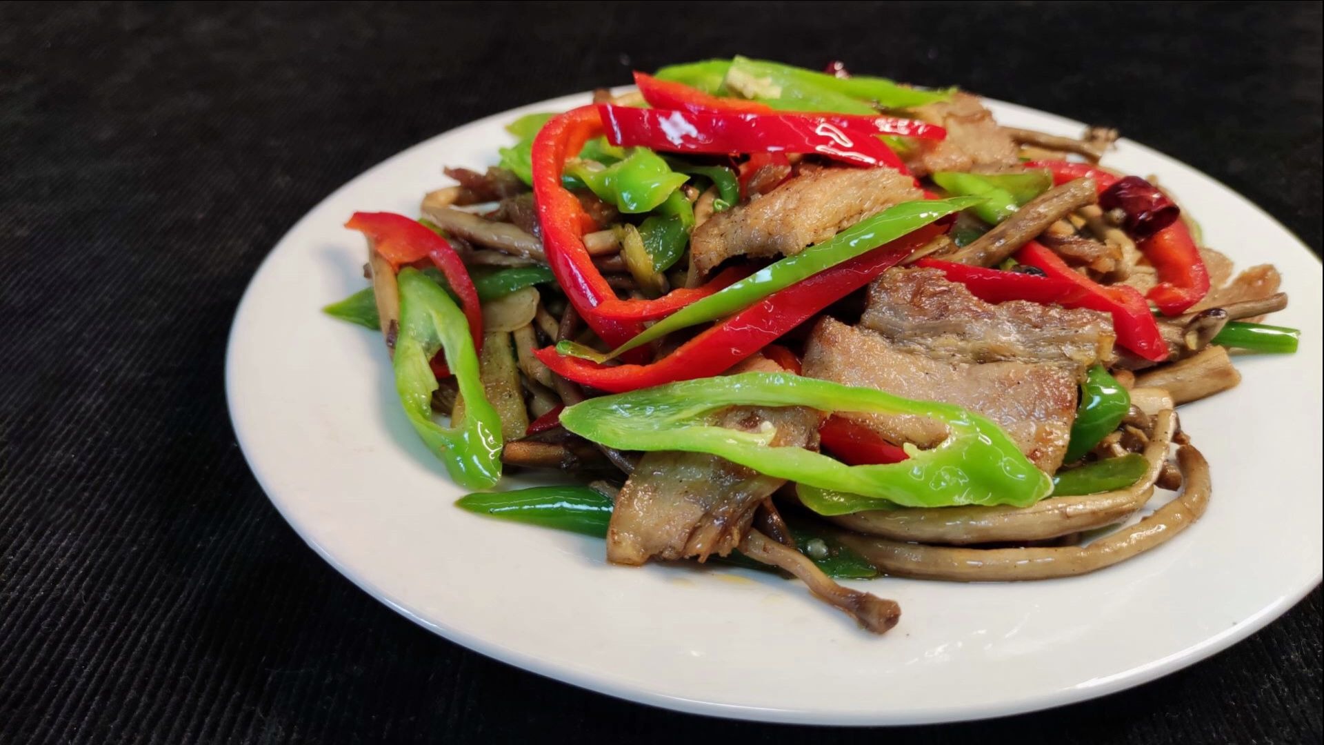 【茶树菇炒肉】强身健体:茶树菇炒肉,不加味精自来鲜,抗氧化增强抵抗