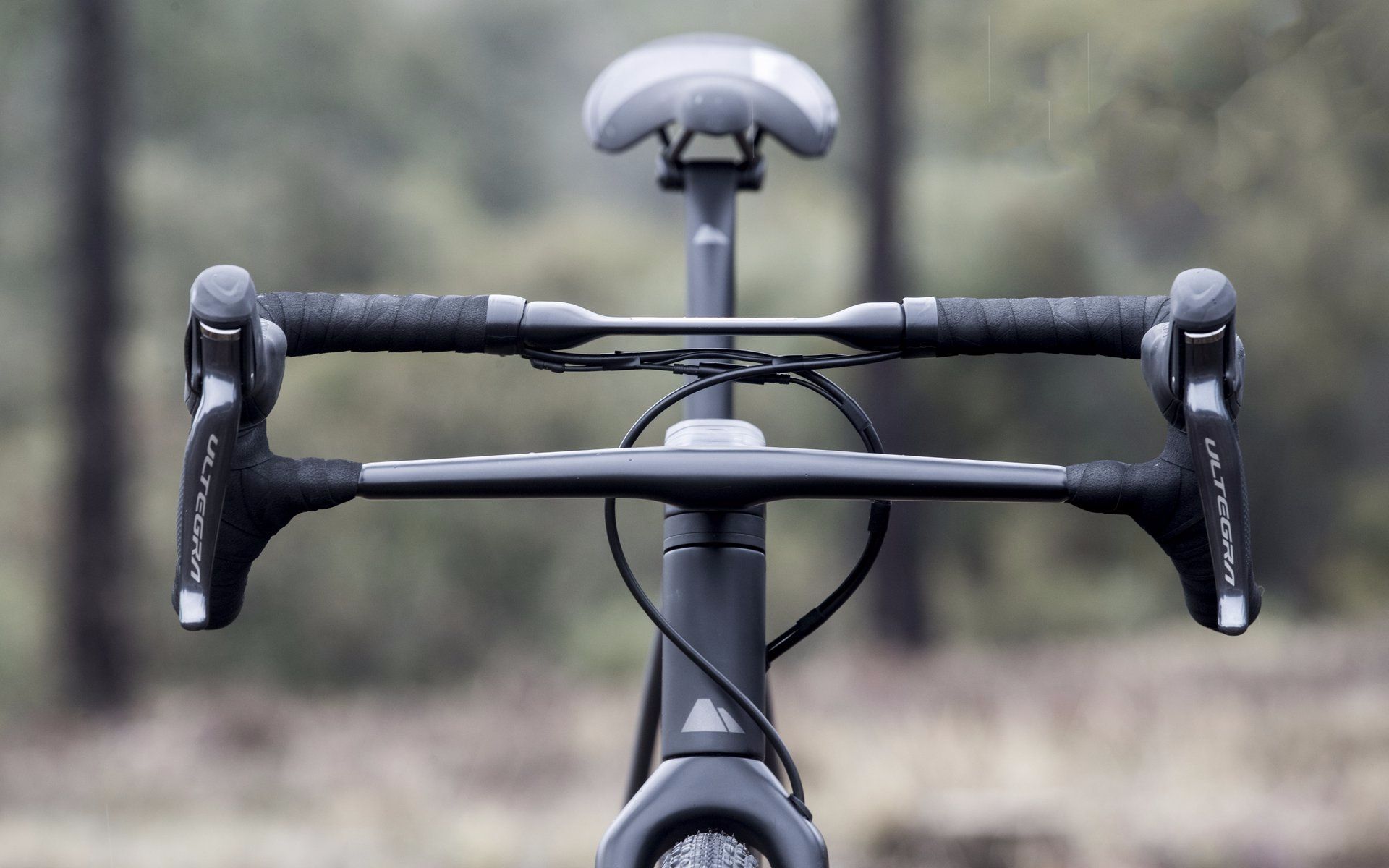 单车基械匠:canyon首发全地形公路车grail,双层车把物理减震,简单粗暴