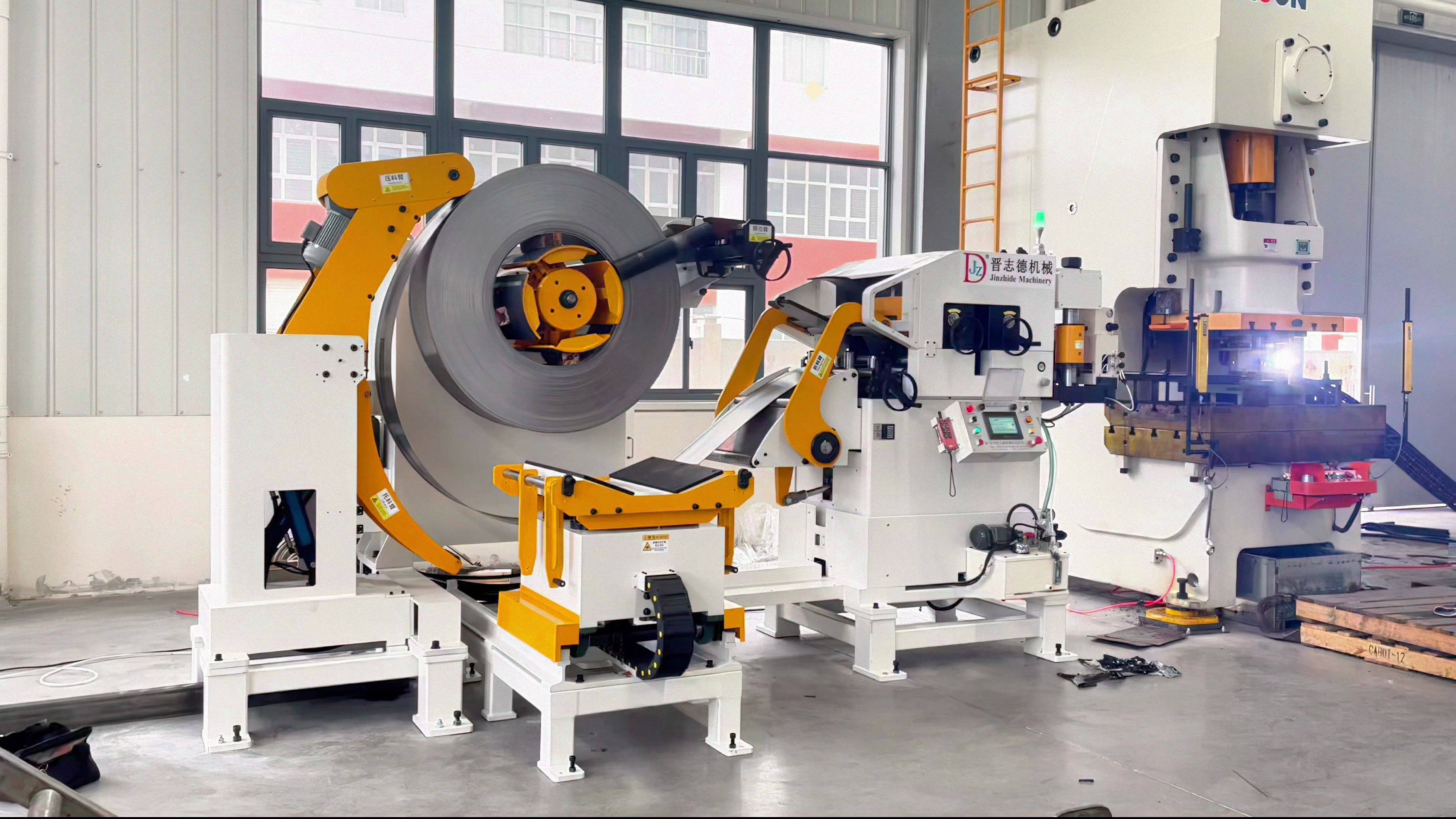 不同三合一送料机特点,选冲床三合一送料机看矫正能力需求