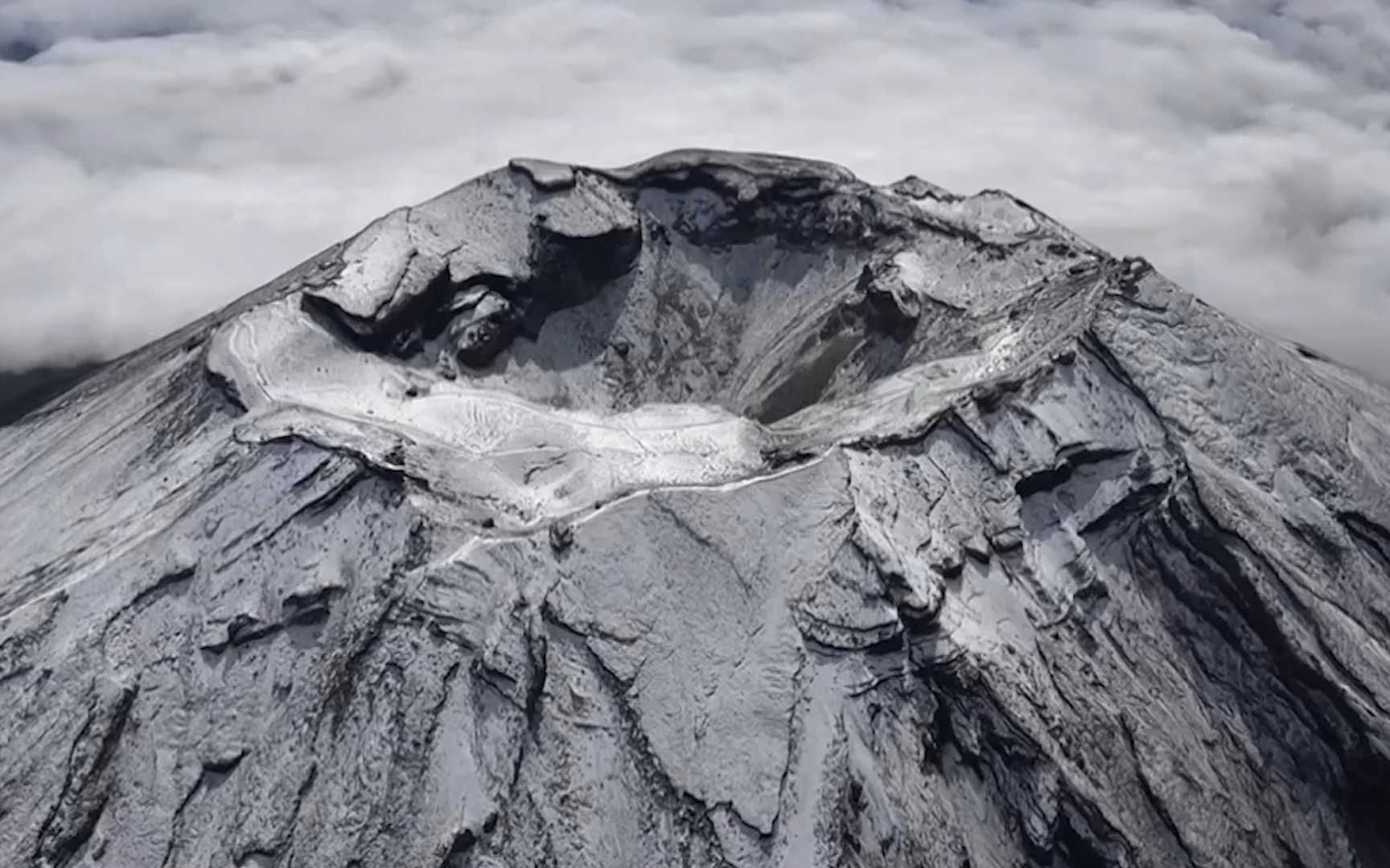 日本富士山特色"雪顶"迟迟不来 打破130年最晚纪录