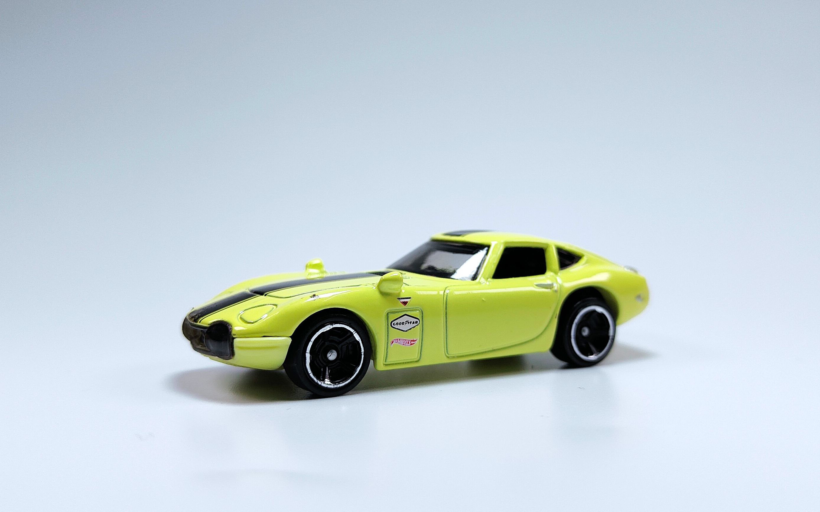 一分钟玩具开盒-风火轮日本经典系列普卡丰田toyota 2000gt开盒把玩