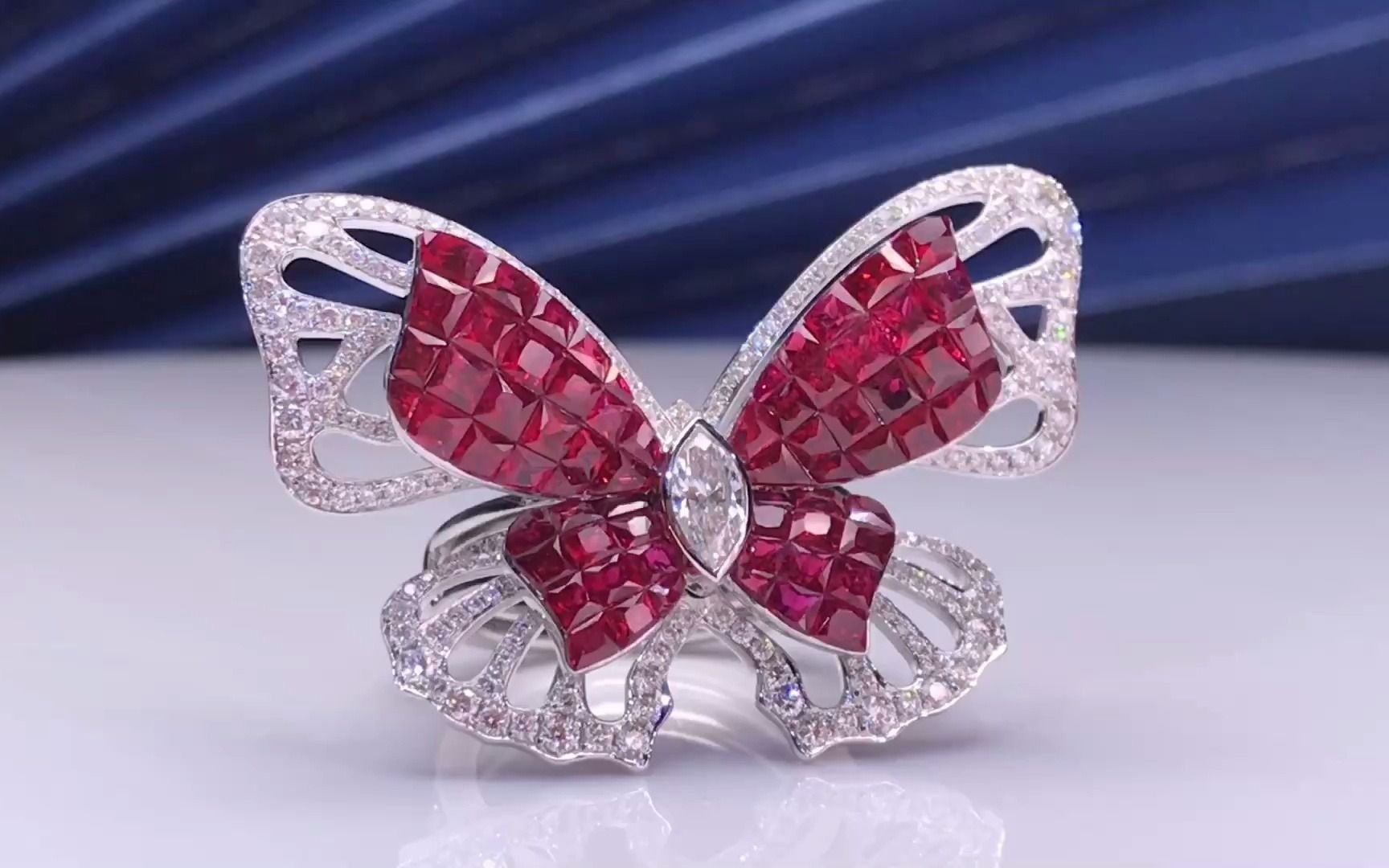 蝴蝶红宝石无边镶戒指