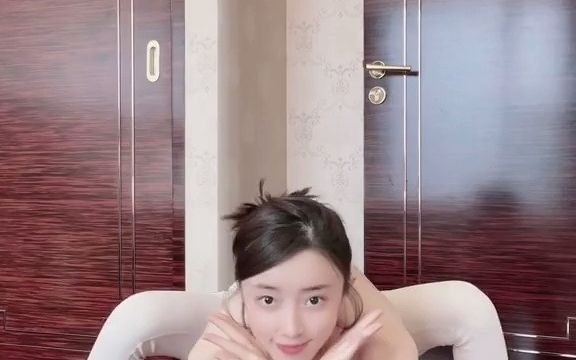 梦娜瑜伽:出去放松一天你们都不会想我的对吧?