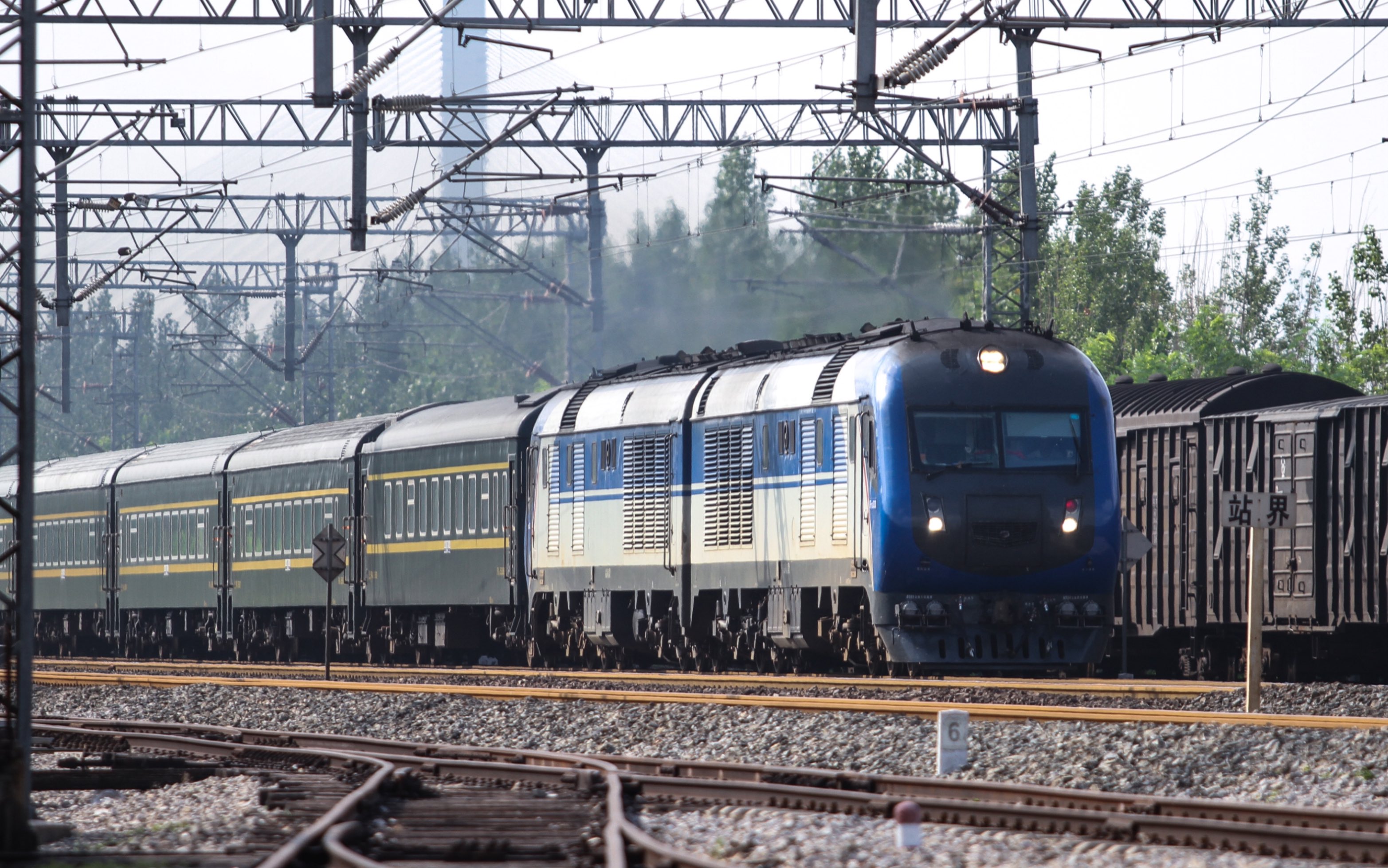 df11g牵引z140晚点通过北仓站全列bsp和下海丙公