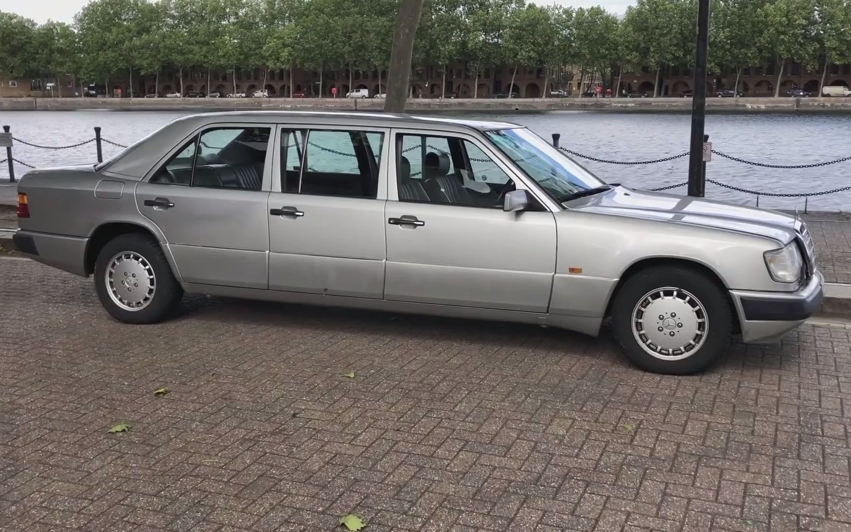 奔驰w124 v124 六门加长e级 280e 1989年款 (万物皆可普尔曼?