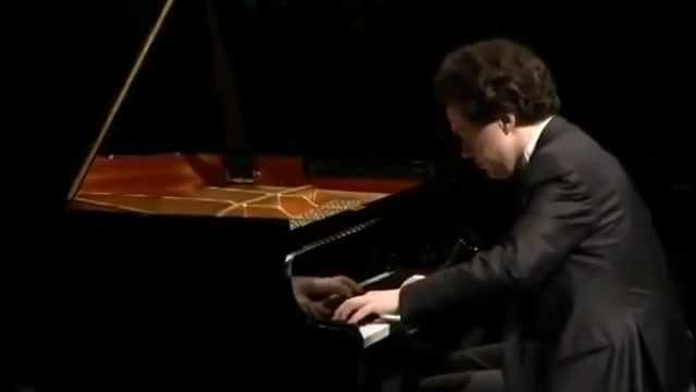 [图]基辛（Kissin）：贝多芬《升c小调第十四钢琴奏鸣曲》“月光奏鸣曲”Beethoven: Piano Sonata No.14, Op.27 No.2