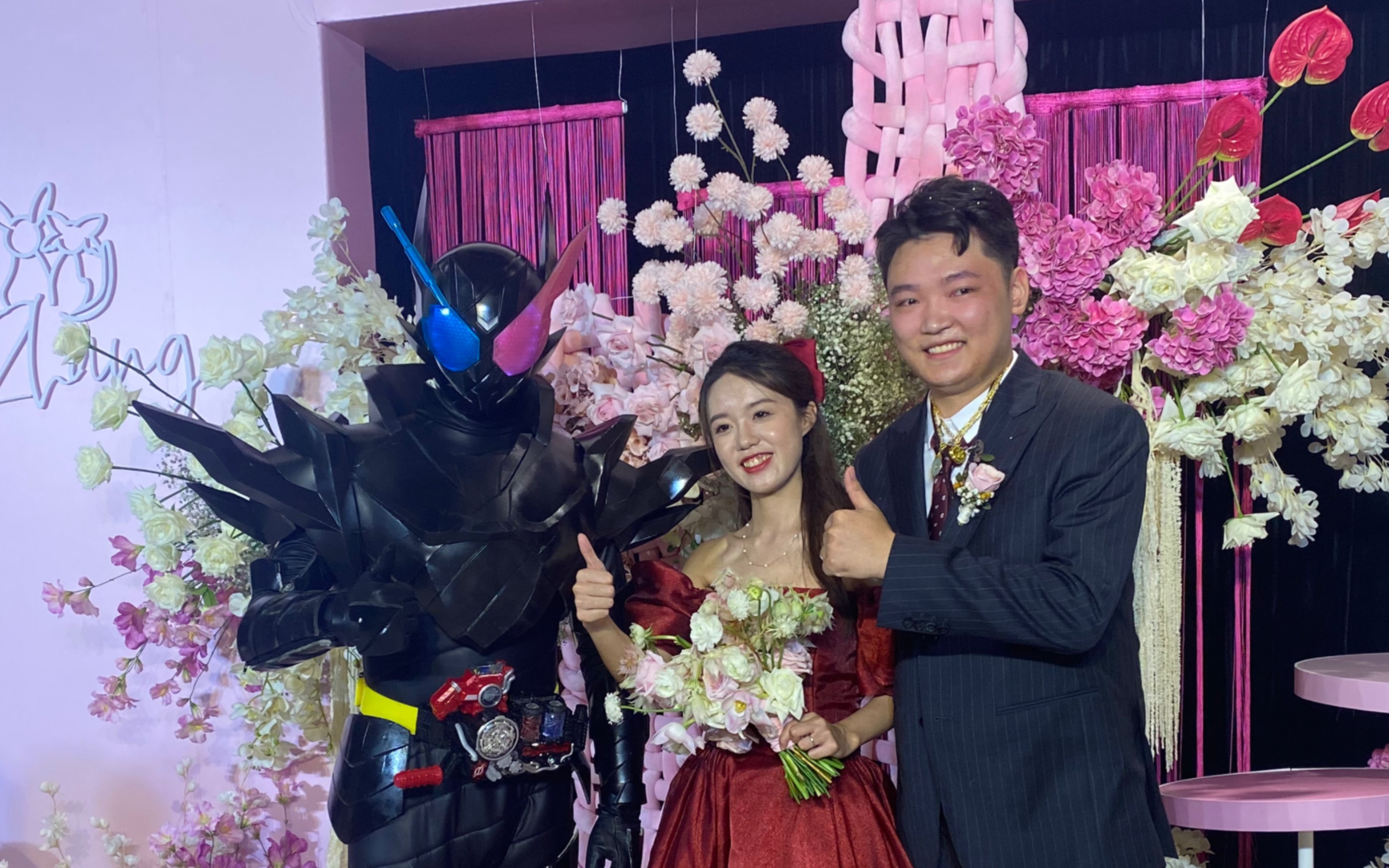 《谁能拒绝结婚的时候你兄弟变成假面骑士送戒指呢》