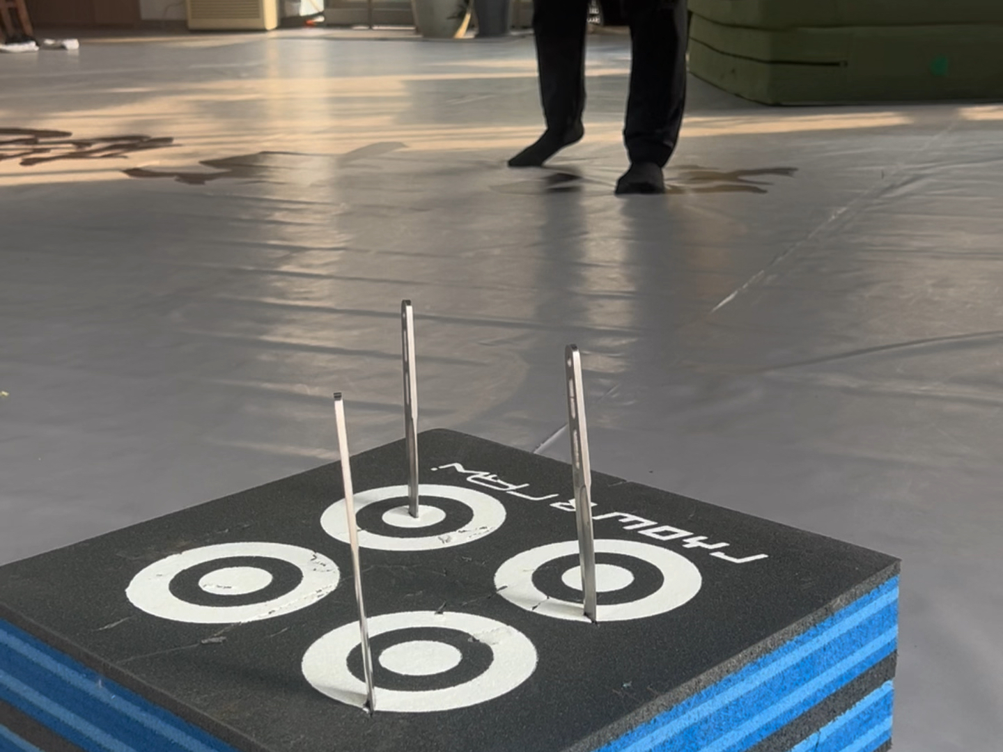 都起来不许躺平