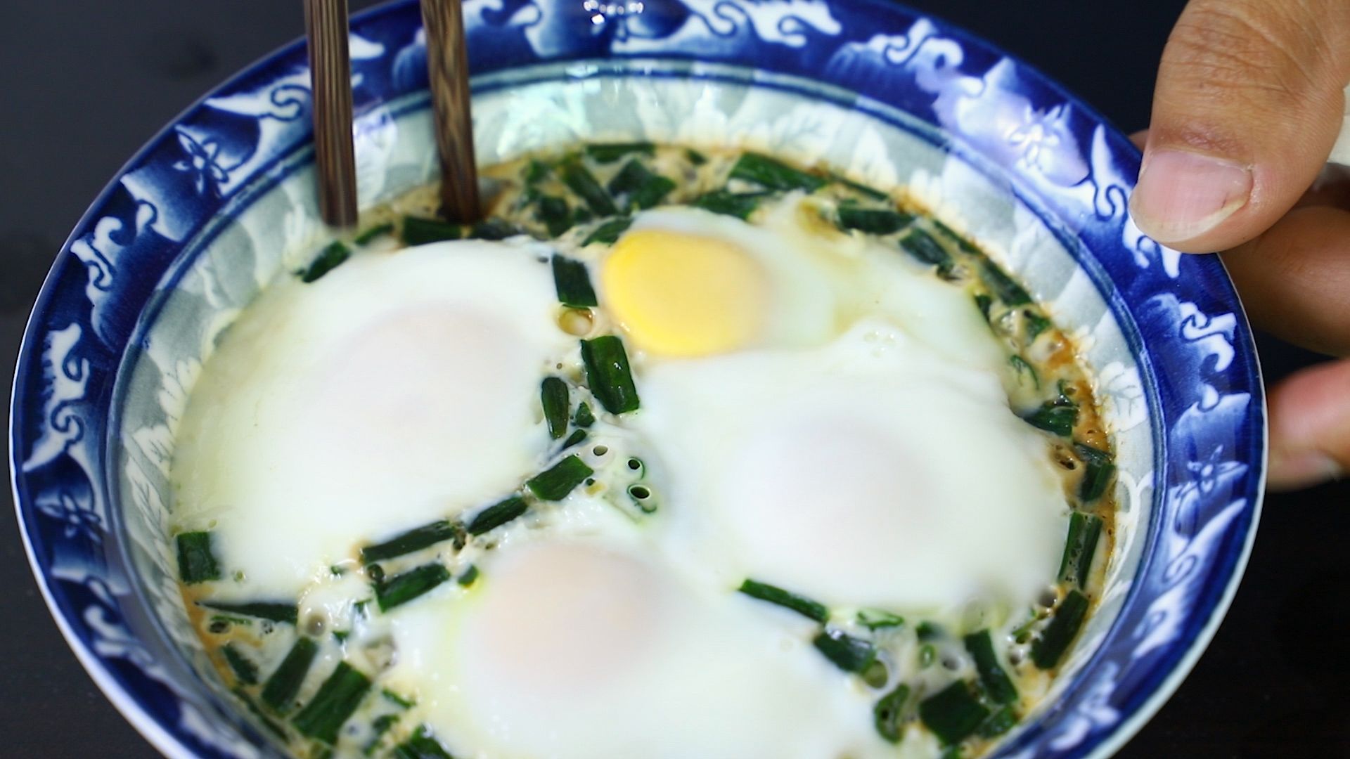 特别适合老人小孩吃的家常酱油蒸全蛋,既好吃又简单还有营养