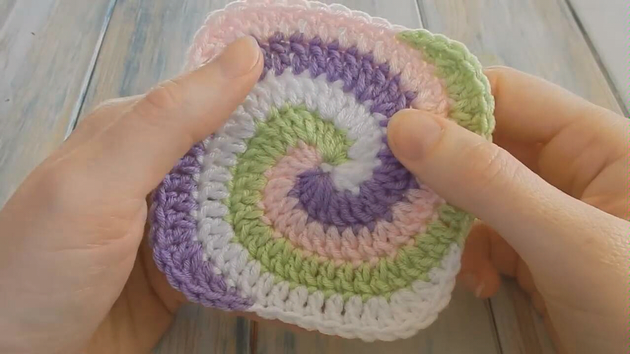 [图]【钩针】【超详细教程】螺旋祖母方块编织教程How to Crochet a Spiral Granny Square