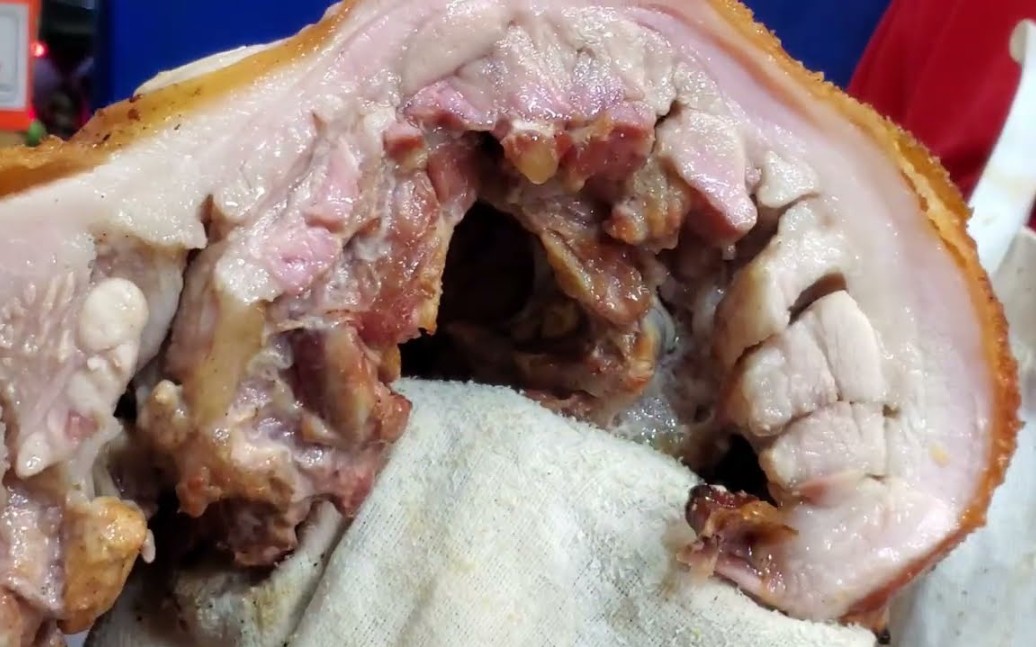 爆汁烧腩骨 厚肉大烧鸭 烧鹅 脆皮烧乳猪 烧猪 金星玫瑰露油鸡王 肥美