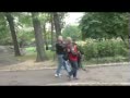 [图]The Bush Man In Central Park 公园里的灌木男