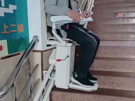 医院安装座椅电梯就是保障他们上下楼安全