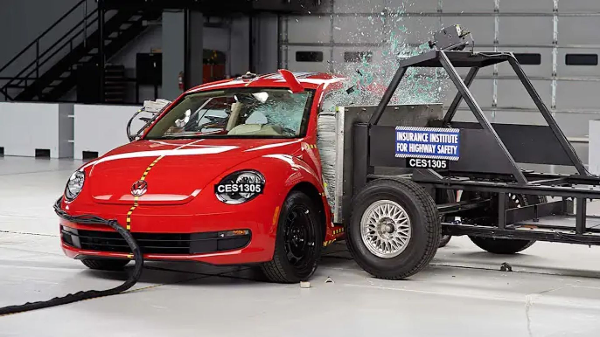 2013款大众甲壳虫 iihs侧面碰撞测试