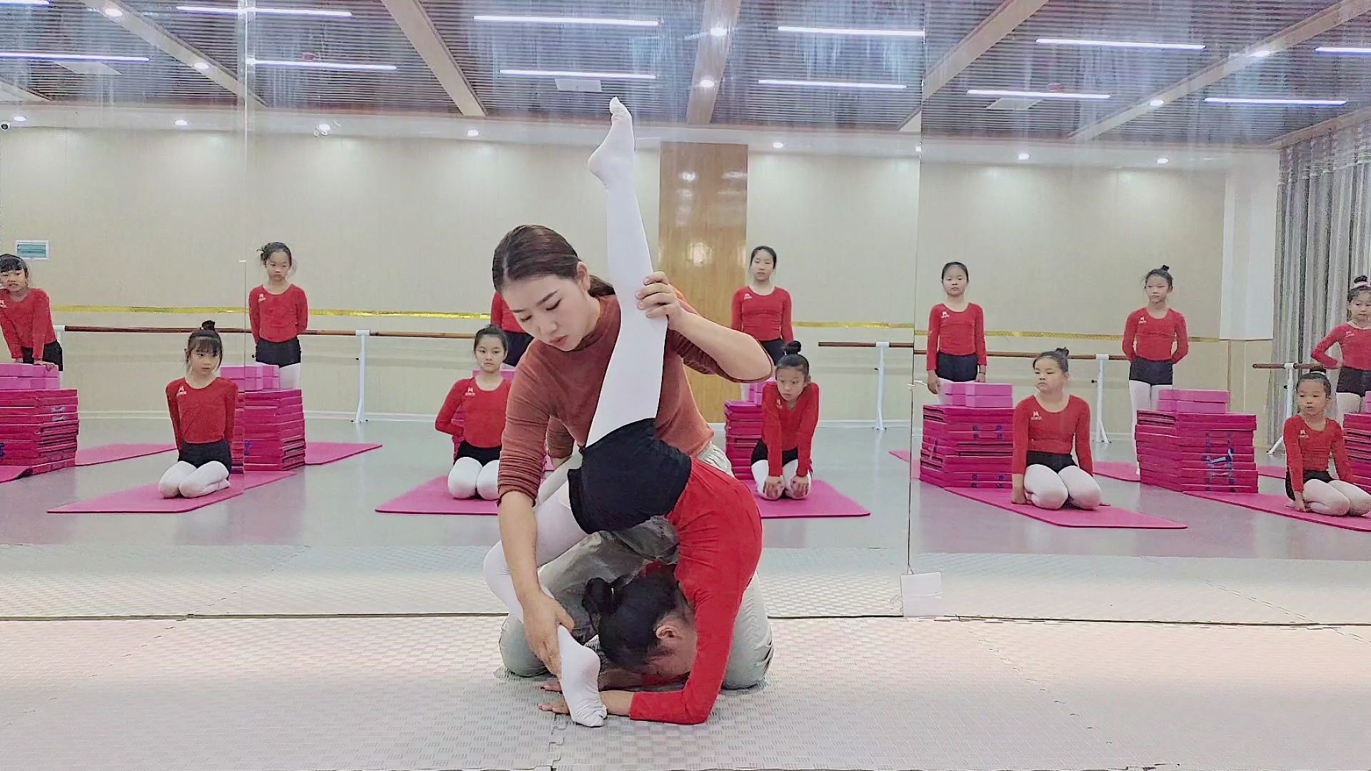 安陆星辰艺术少儿舞蹈中国舞课堂日常