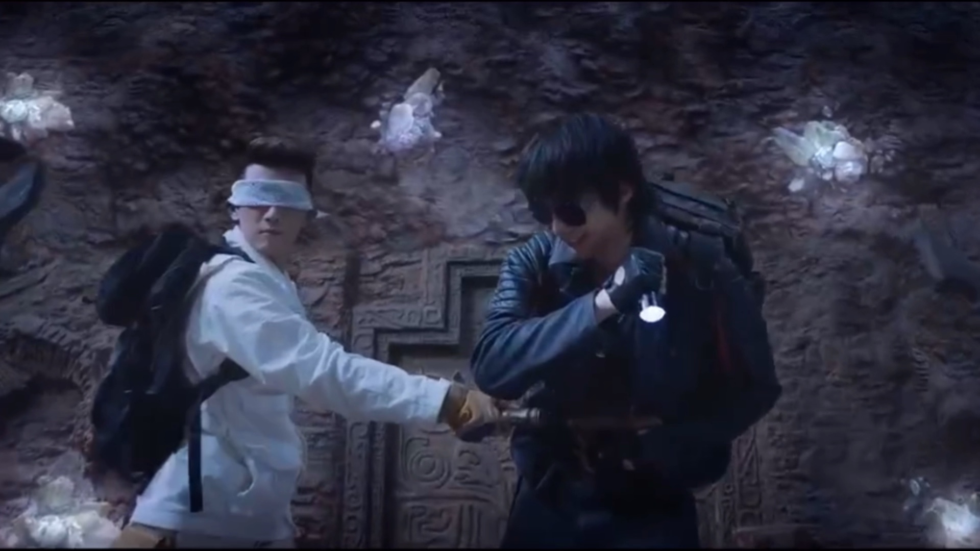 【终极笔记】|黑瞎子x解雨臣||刘宇宁x刘昱晗|咱俩正好做个伴,做一对