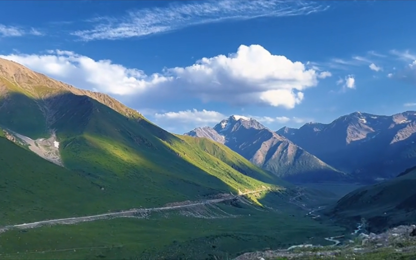 独库公路沿途的风景真的好美,一定要来!