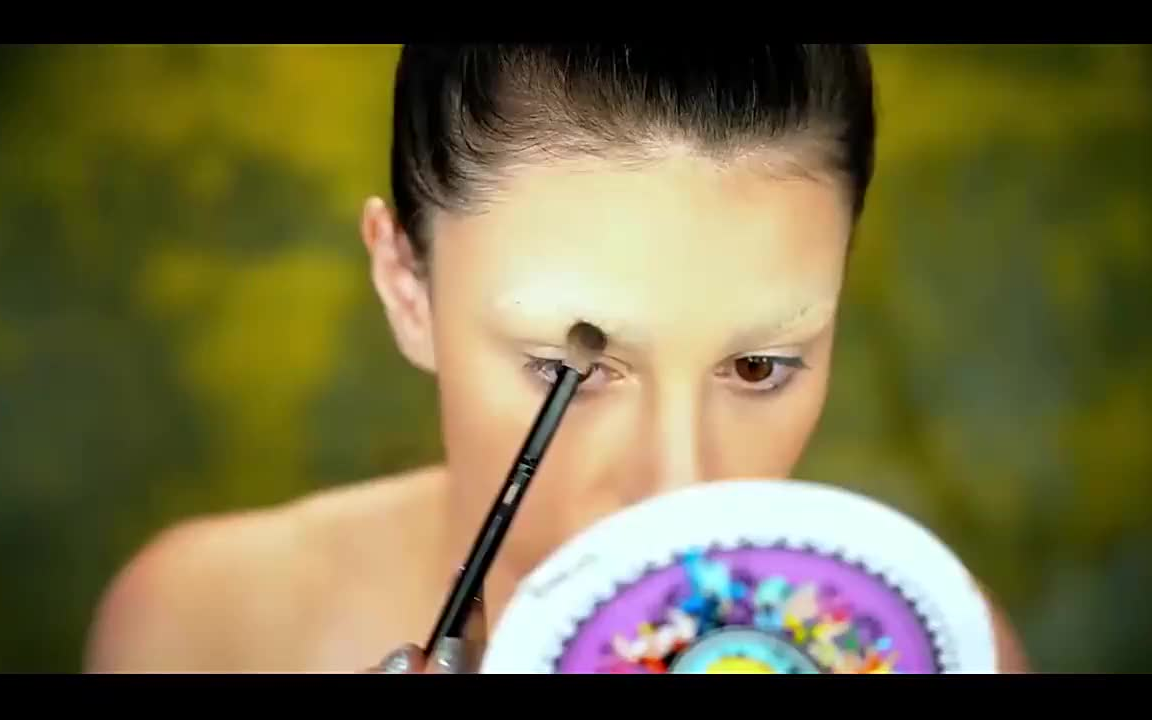 女子挑战美杜莎-金色的眼眸很有特点-性感极了_哔哩哔哩 (゜-゜)つロ