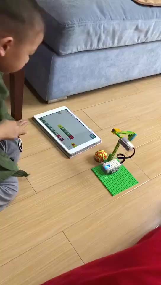 童程童美学员作品展示wedo足球机器人