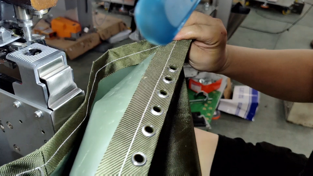 全自动气眼机 服装布料箱包打鸡眼机器