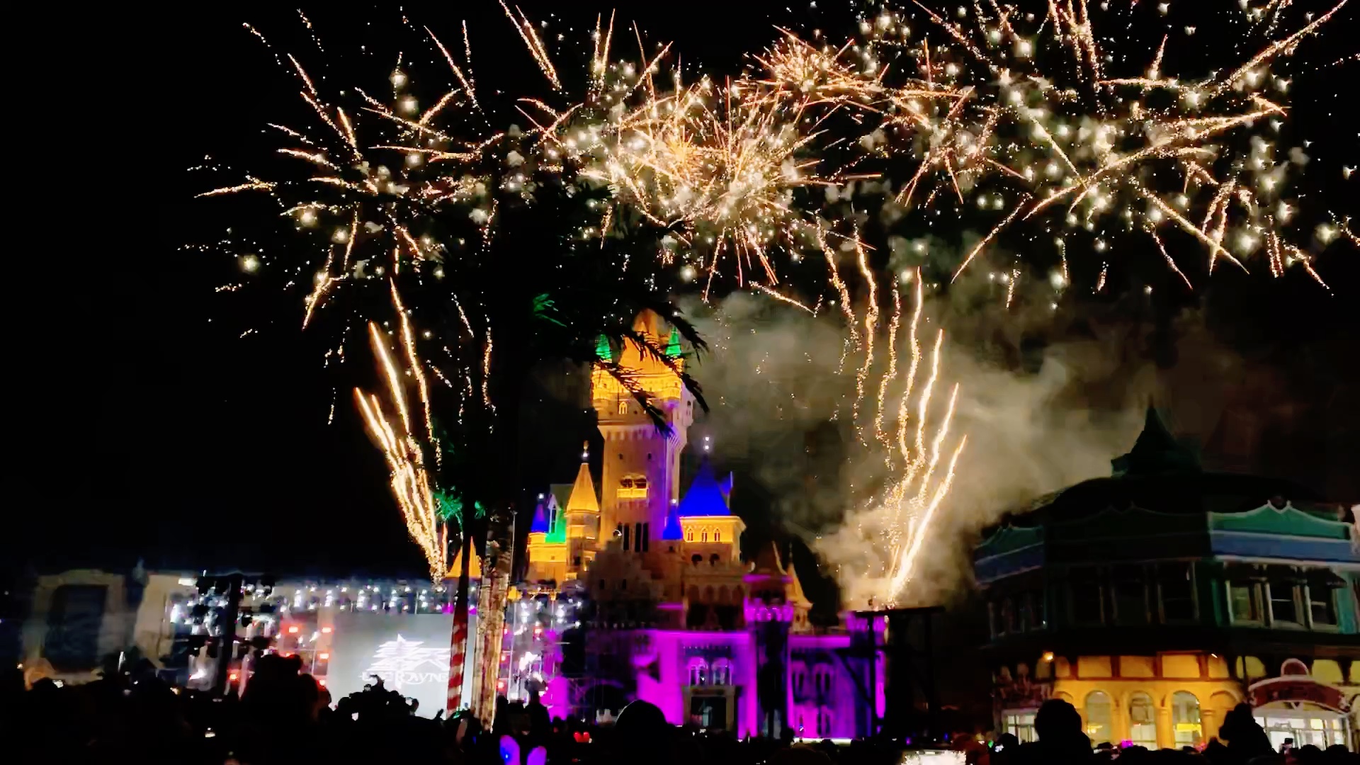 2020年青岛方特跨年烟花表演