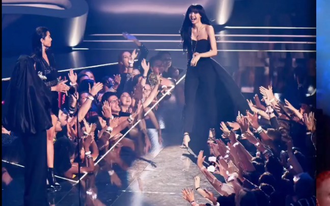 【Lisa获奖】恭喜LISA获得VMAS BEST KPOP奖项,成为 K-pop历史上【第一且唯一】获得提名并拿奖的 solo歌手_哔哩哔哩 ...