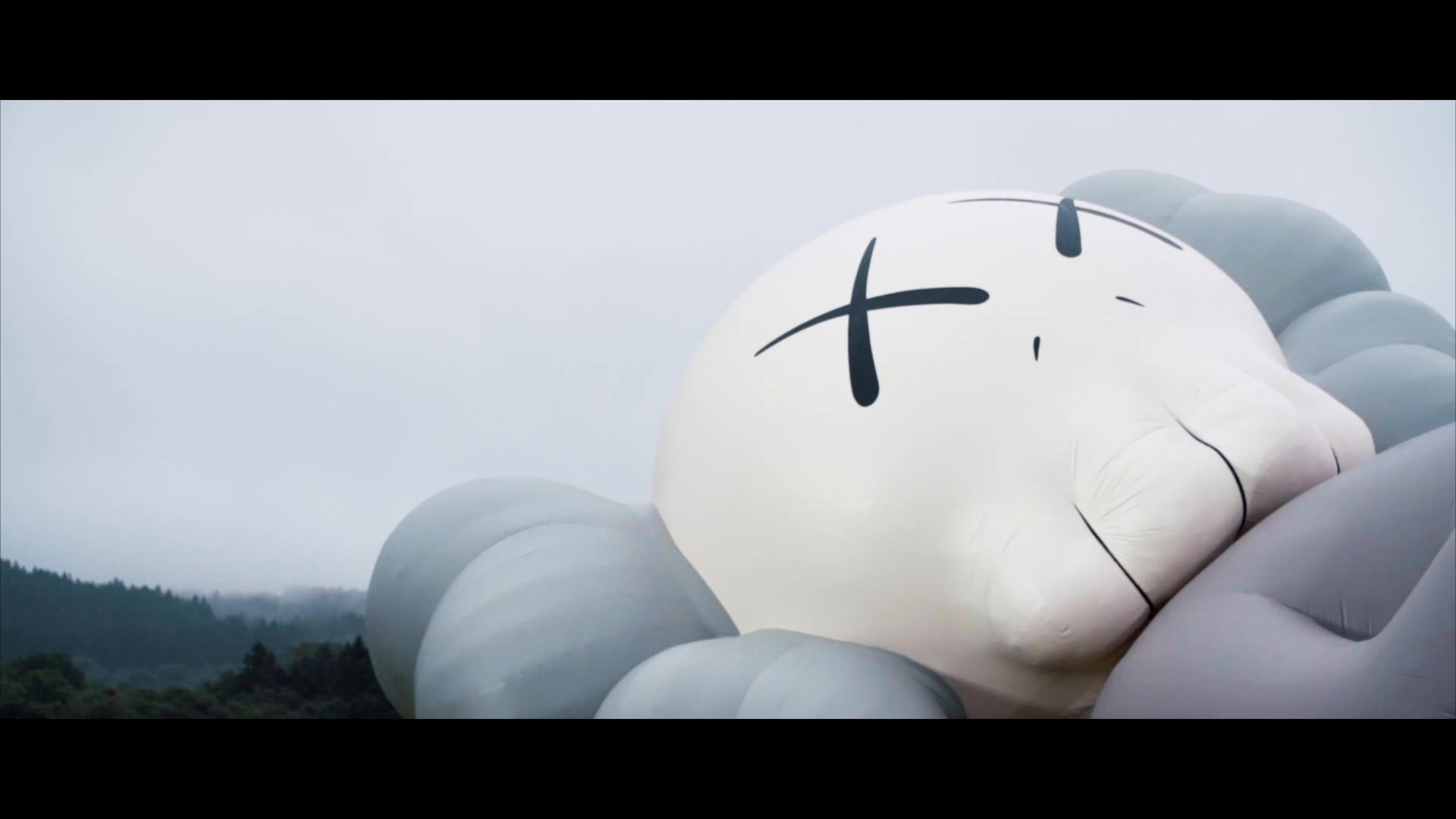 「kaws:holiday」日本富士山站活动现场