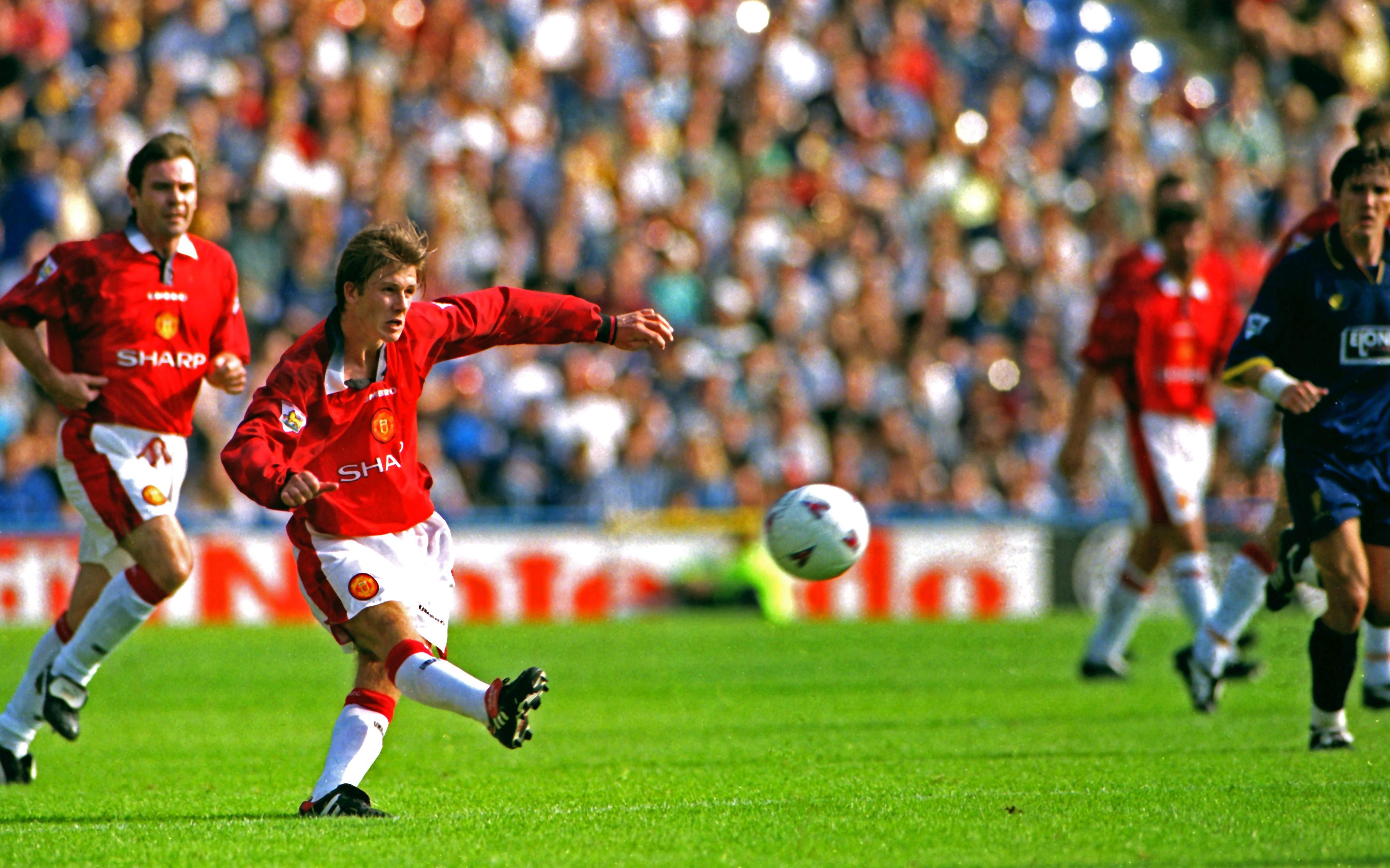 96-97赛季 曼联3-0温布尔登 贝克汉姆中圈吊射一球成名