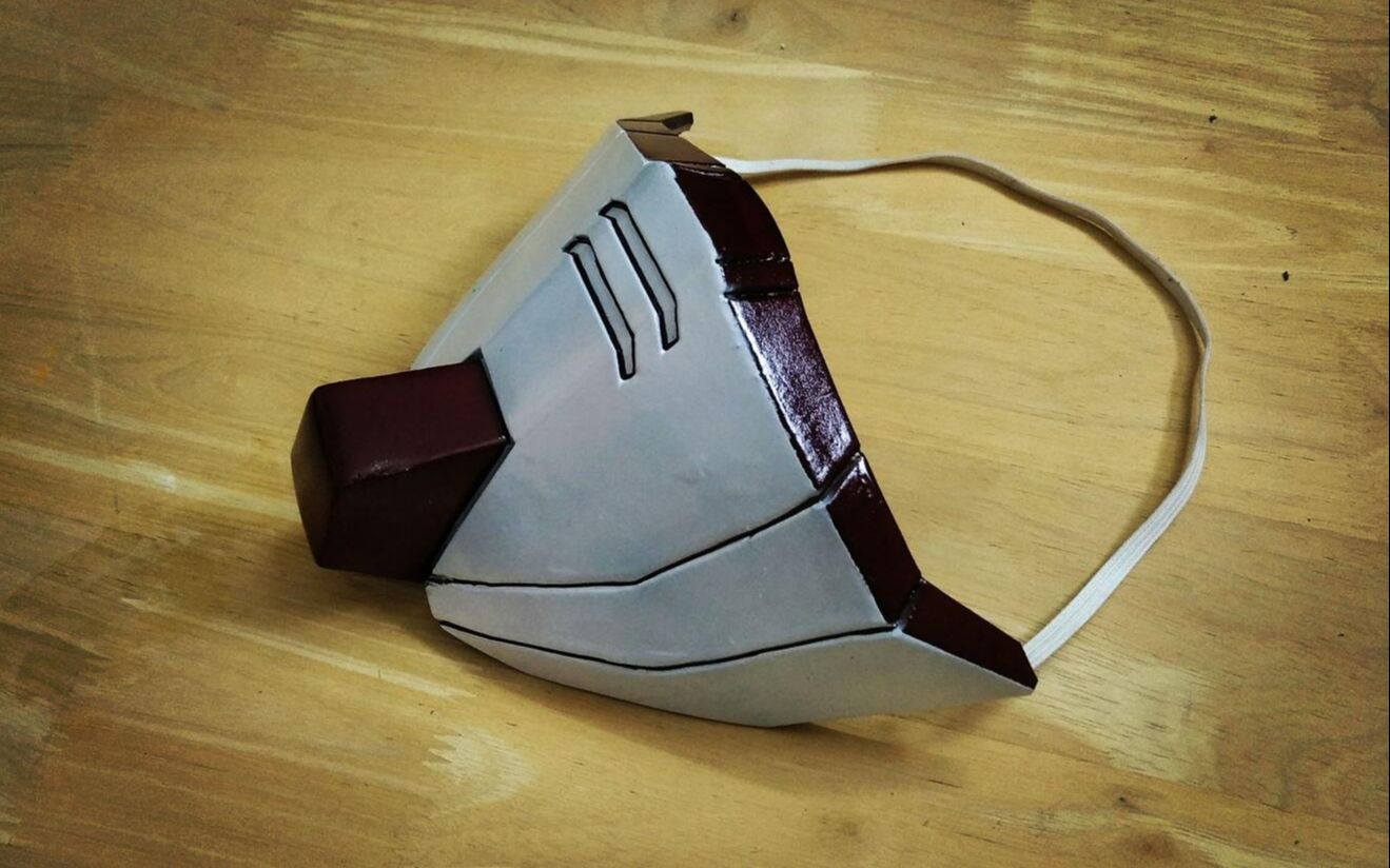 风之伊用泡沫做的高达口罩带出门回头率百分百