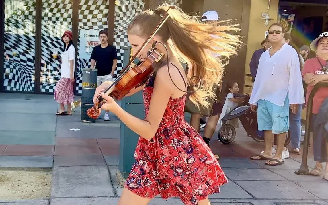 女孩街头小提琴表演卡罗琳娜普罗岑科