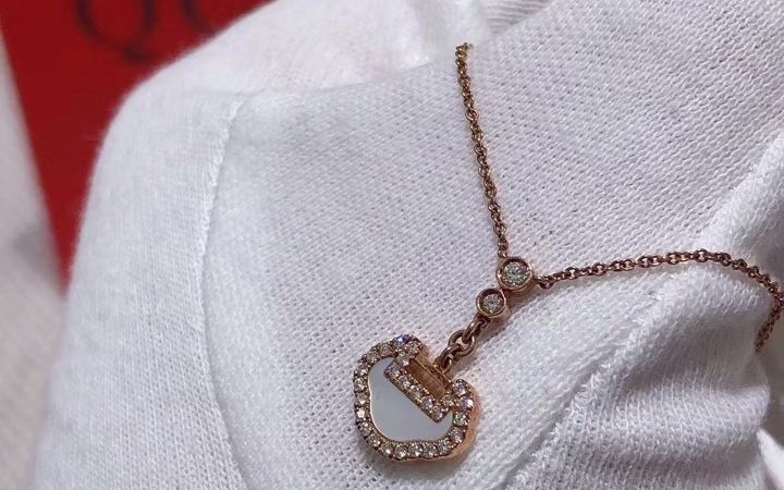 麒麟qeelin 黄金 钻石 白贝母 如意锁项链