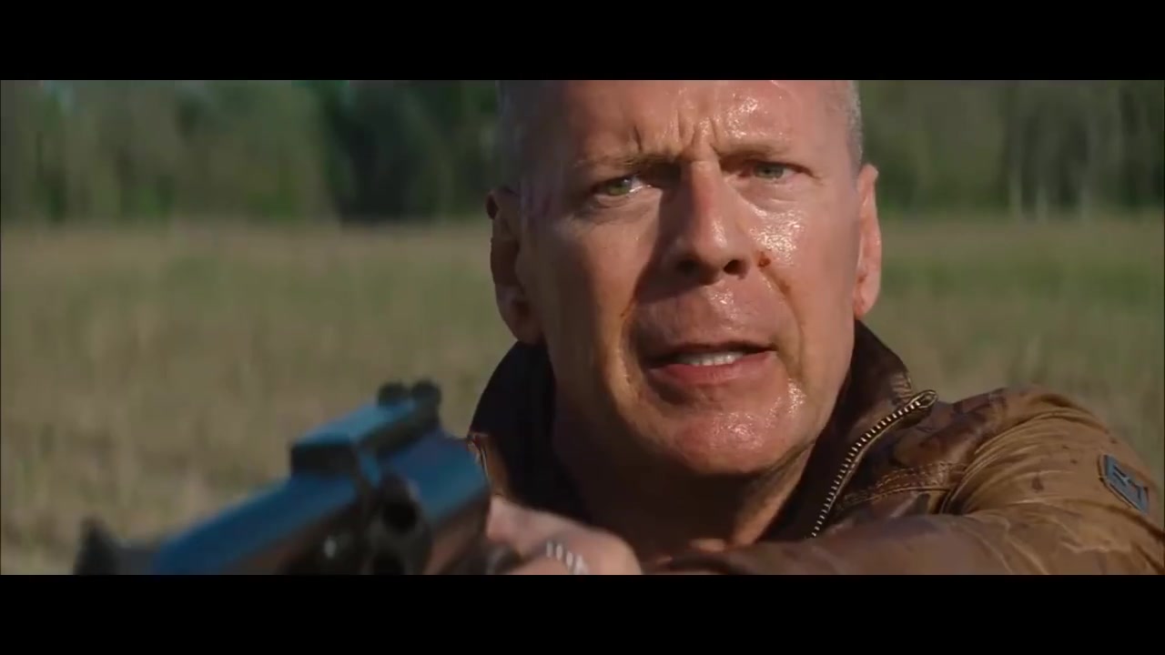 环形使者:小男孩受到惊吓就控制不住自己的超能力.