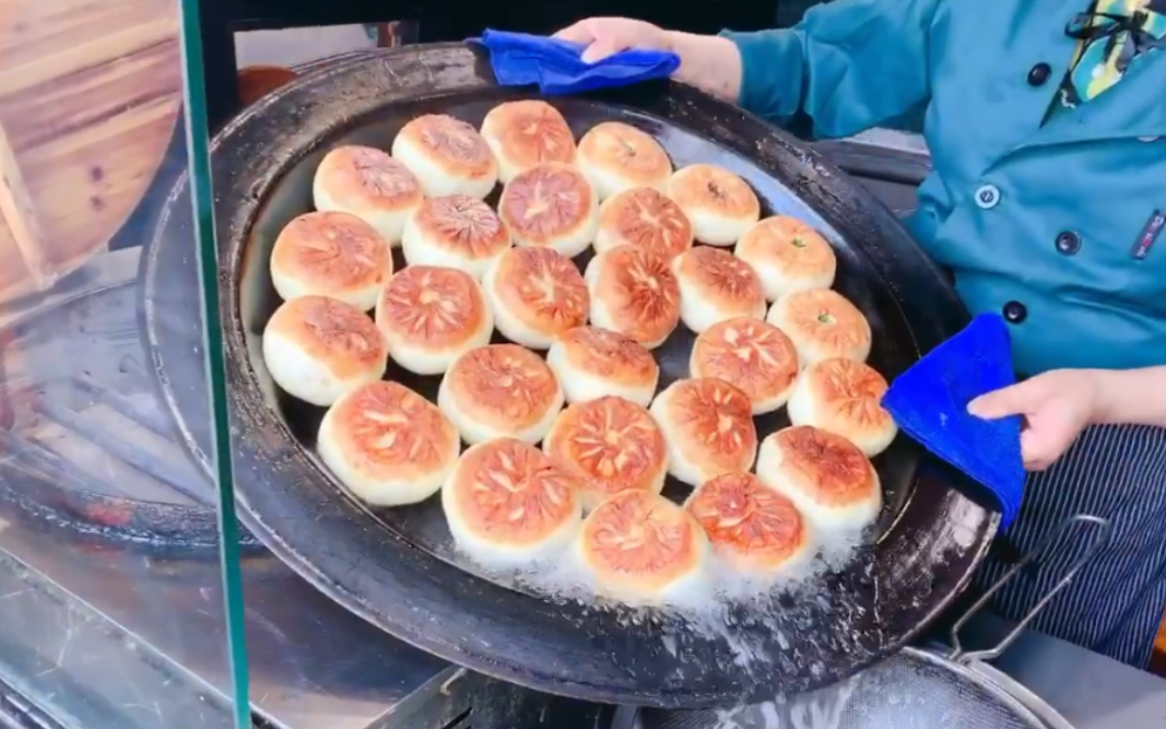 上海街头美食4元的牛肉煎包羊肉煎包体验报告小达达吃遍上海
