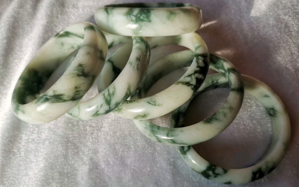 岫玉翠花贵妃手镯