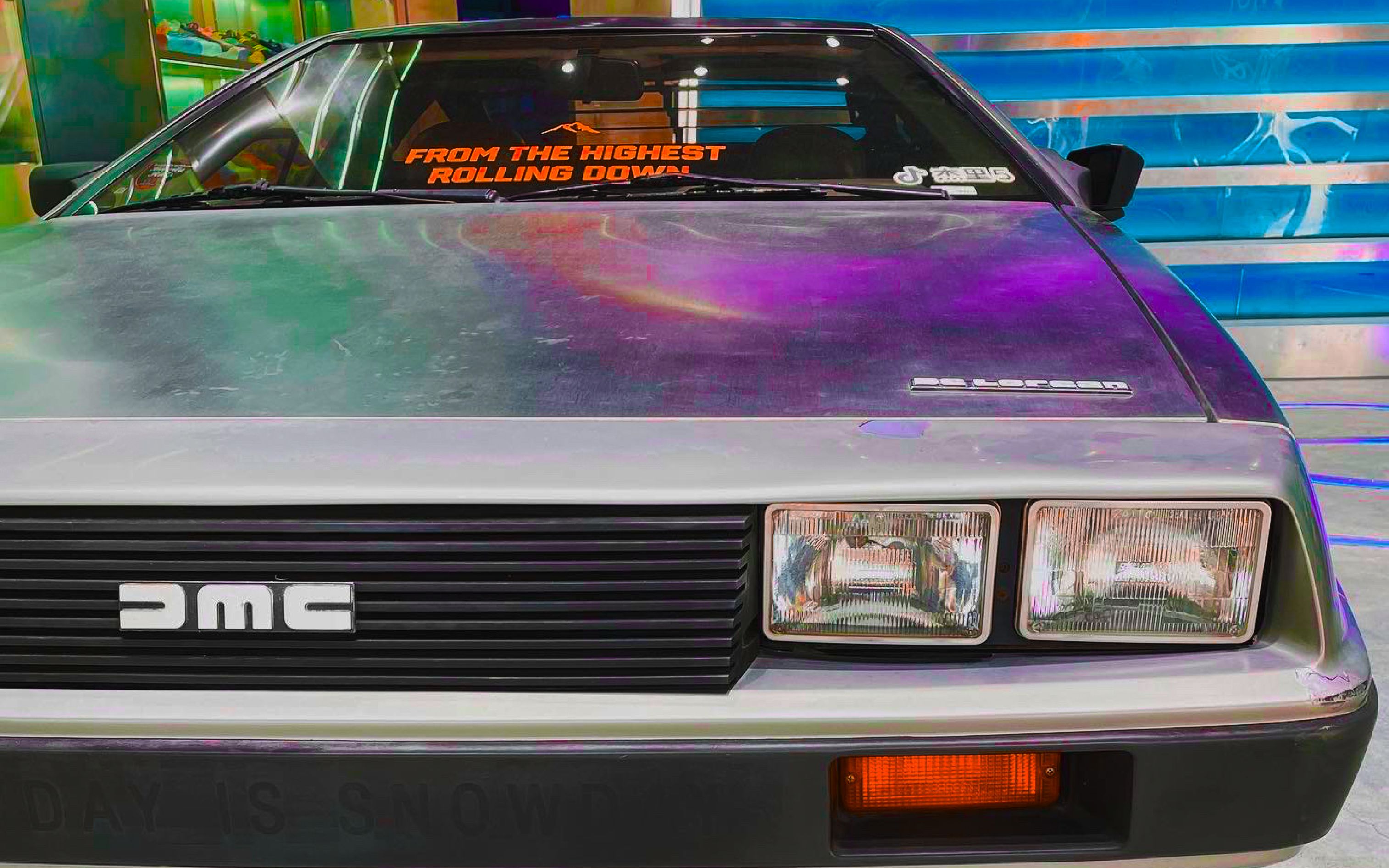 快上车!回到未来时光机 delorean 发车了