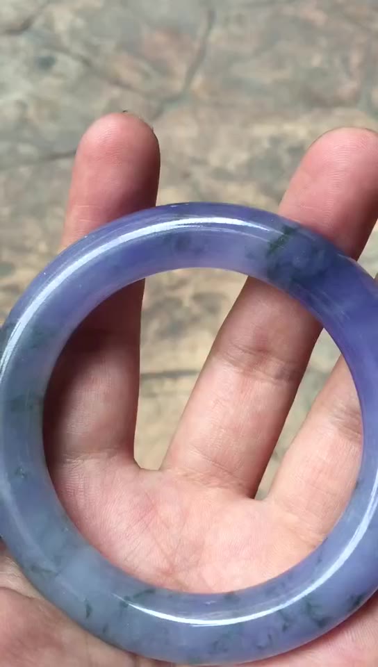 蓝紫飘绿花圆条翡翠手镯!