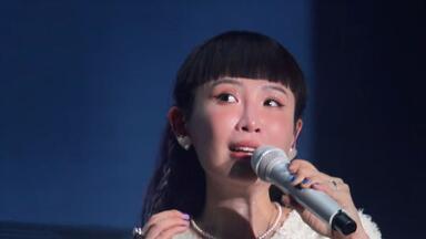 魏如萱waa wei [ 我在紐約打電話給你na mo miss you ] Official Music