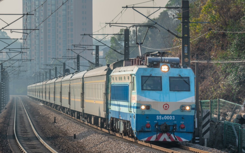 上局现存最小号ss8 0003牵引k511接近株洲站